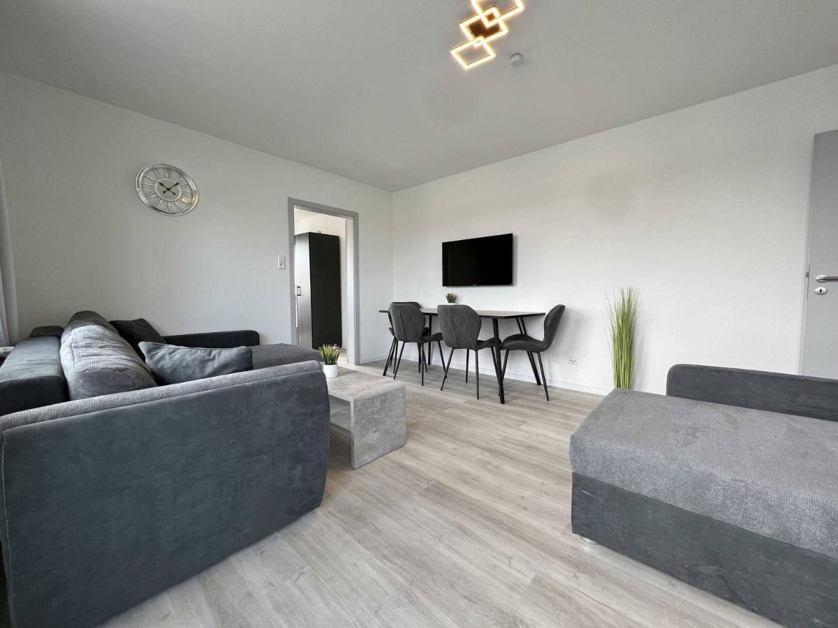 Nujen- Hotel Und Apartment Stuttgart Zuffenhausen Esterno foto