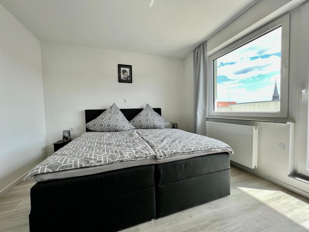 Nujen- Hotel Und Apartment Stuttgart Zuffenhausen Esterno foto